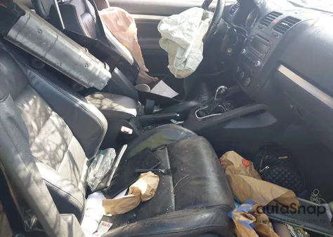 2006 Volkswagen Jetta Gli z USA, uszkodzony, nr VIN 3VWXJ71K76M752169